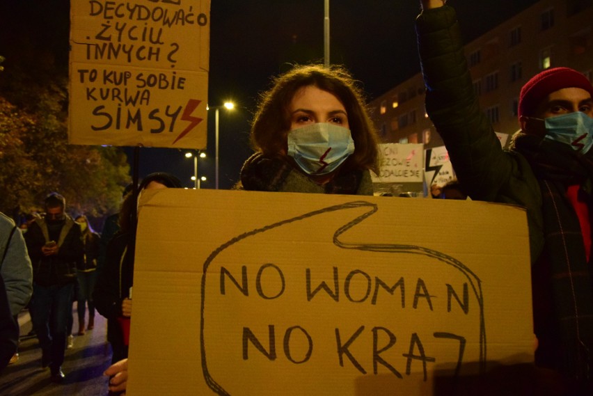 Strajk Kobiet w Gdyni 29.10.2020. Centrum miasta stanęło, a samochodowy protest zablokował zachodnie dzielnice 