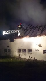 Pożar w Gostomi. Sąd uniewinnił oskarżonego o podpalenie ciągników