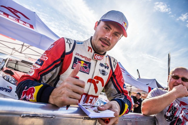Jakub Przygoński startował w sześciu Rajdach Dakar. Pięć razy na motocyklu. Rok temu przesiadł się do samochodu i był 15.
