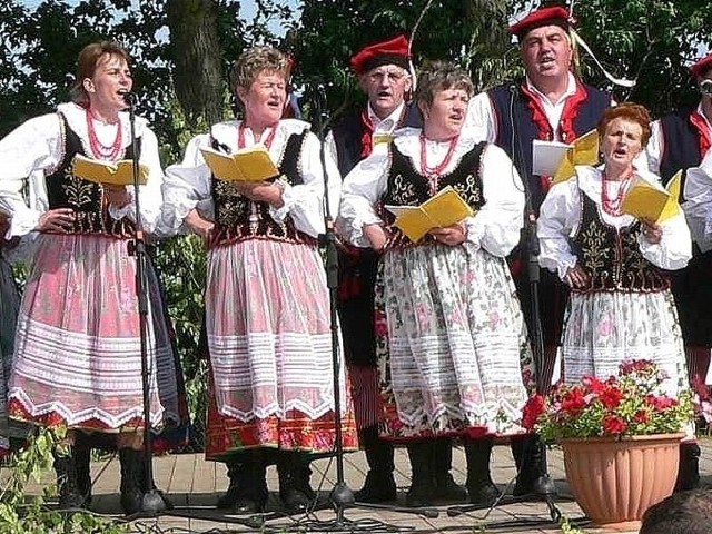 Zespół folklorystyczny Wiśliczanie wystąpi podczas poniedziałkowych dożynek w Starym Korczynie.