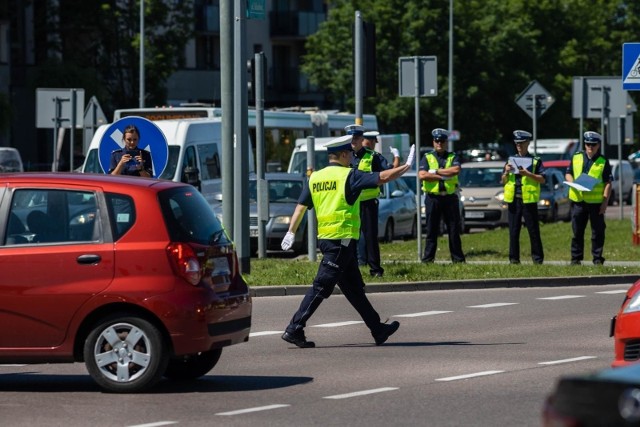 Od wtorku w godzinach szczytu na głównych skrzyżowaniach pojawią się policjanci koszalińskiej drogówki.