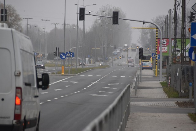 Remont niespełna kilometrowego odcinka ulicy Lwowskiej ciągnął się dwa i pół roku. Trwają odbiory techniczne i ostatnie prace przy drodze