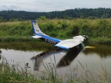 Wypadek samolotu na Dolnym Śląsku. Maszyna wpadła do rzeki Bóbr. Pilot został ranny