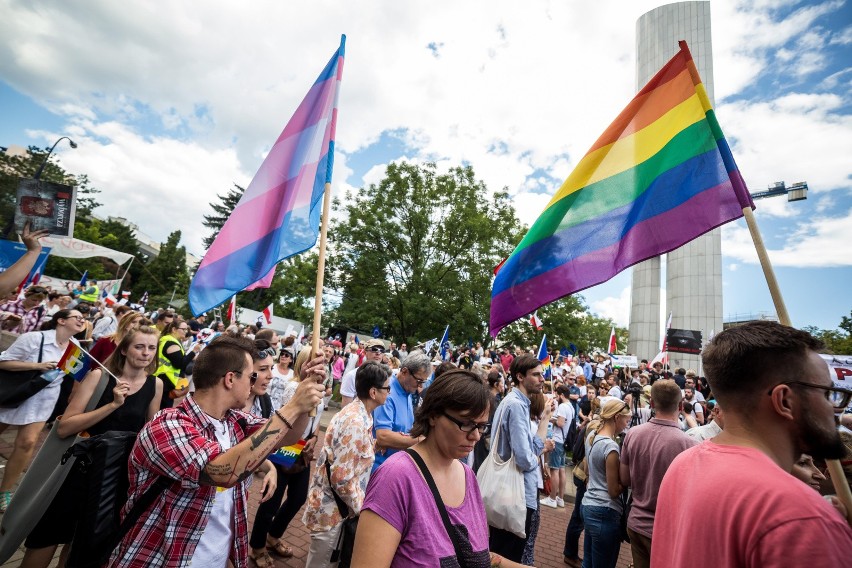 Protest przed Sejmem ws. zmian w sądownictwie [ZDJĘCIA] Demonstracja KOD i Obywateli RP w Warszawie