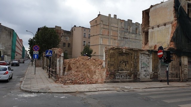 Kończy się ostateczna rozbiórka kamienicy przy ul. 6 Sierpnia 10.