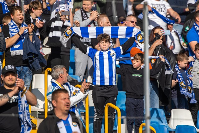 Na trybunach stadionu Stali zasiadł komplet widzów