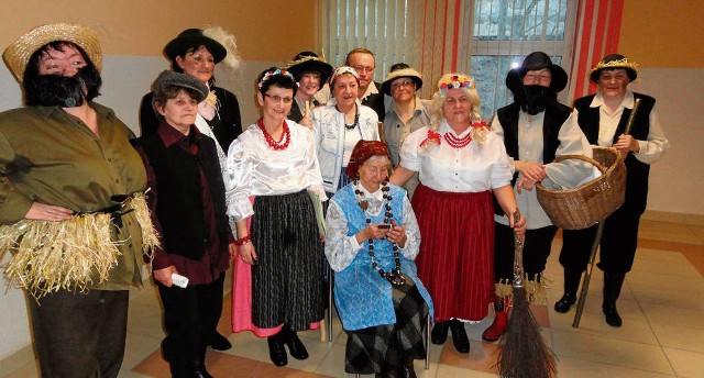 Gospodynie z gminy Krzeszowice co roku przebierają się i spotykają się na zabawie karnawałowej