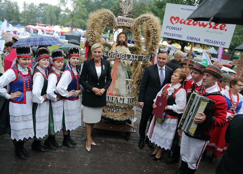 Spała. Dożynki prezydenckie 2017. Prezydent Andrzej Duda i...