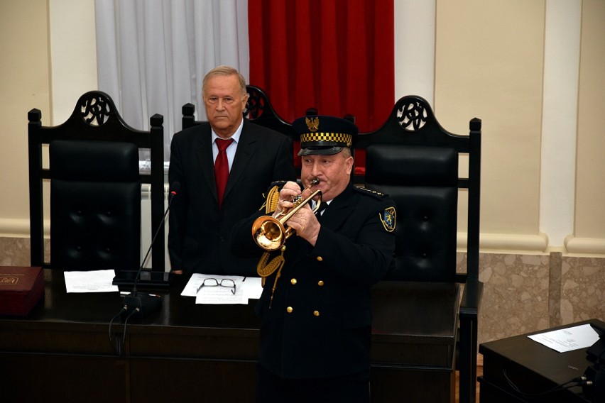 Wybory Samorządowe 2018. W Gorlicach nie wszyscy radni potrafili poradzić sobie z tabletami [ZDJĘCIA]