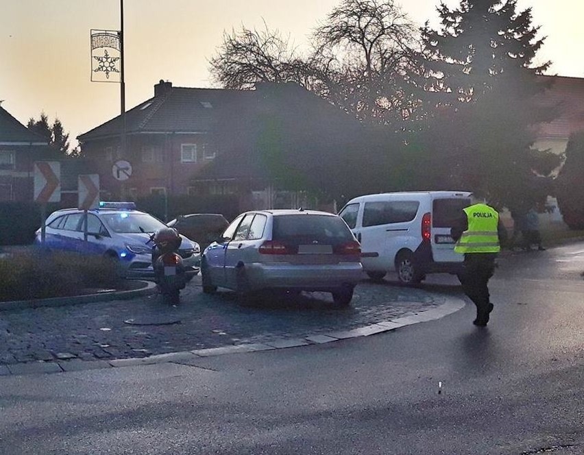 Zderzenie samochodu z motorowerem w Stargardzie  