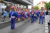 Obchody 750-lecia Żywca. Korowód i wspólna fotografia mieszkańców w sobote 23 czerwca. Lało, ale daliśmy radę! ZDJĘCIA