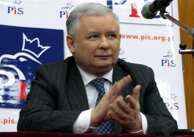 "Według mnie naturalnym kandydatem jest Jarosław Kaczyński. Taka jest ocena społeczeństwa i oczekiwanie partii. Jednak decyzja należy do niego" - uważa Maks Kraczkowski.