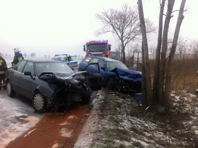 Wypadek na trasie Swarzędz - Gowarzewo. Dwie osoby zostały ranne