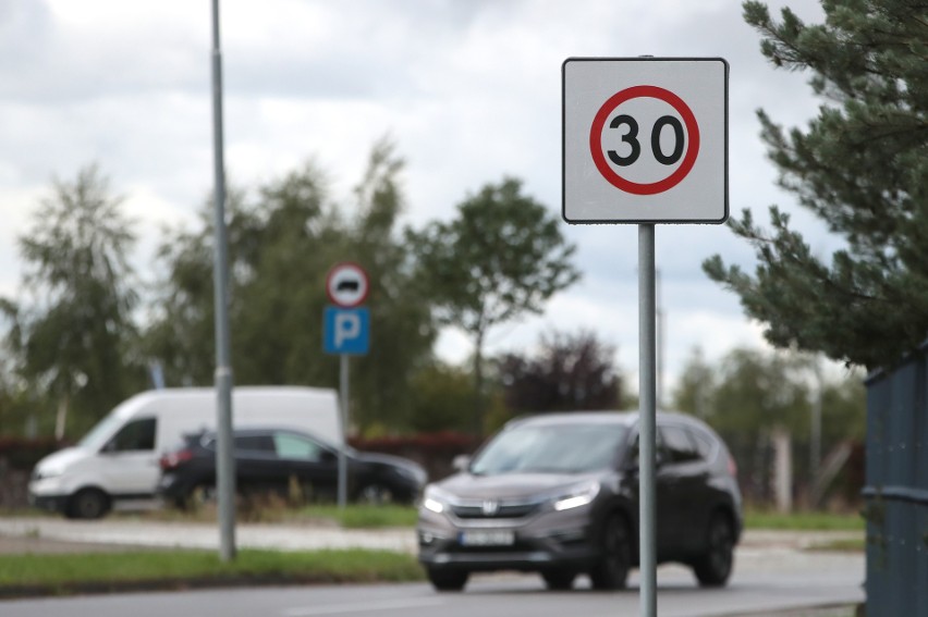 Strefa ograniczonej prędkości na Gumieńcach. Wolniej pojedziemy ulicą Bronowicką i Janiny Smoleńskiej