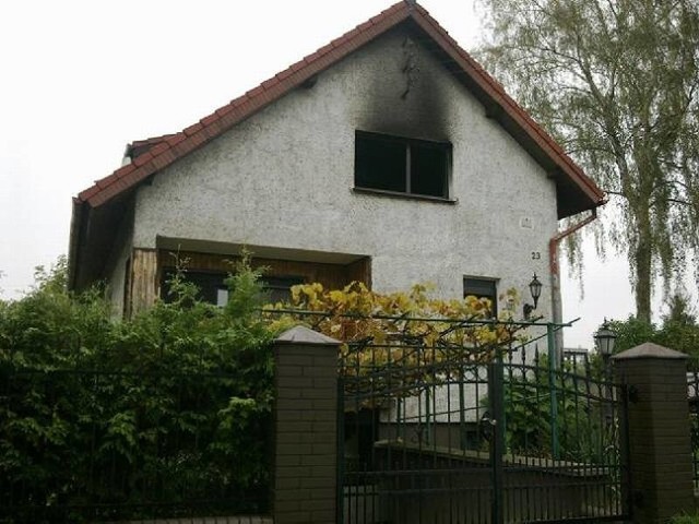 Paliło się poddasze domku jednorodzinnego w Rzepinie. Jak mówią strażacy, poddasze wypaliło się niemal doszczętnie.