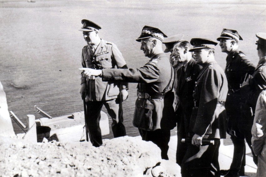 Jedno z ostatnich zdjęć generała Sikorskiego. Gibraltar,...