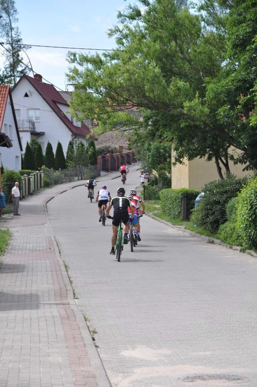 Najszybsi kolarze jechali koło w koło w Korzybiu [zdjęcia]