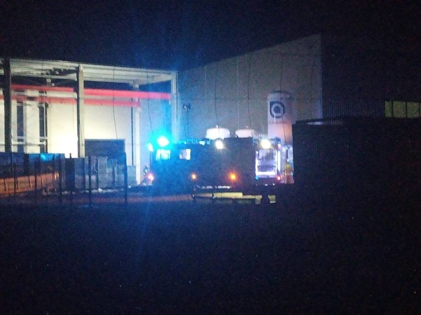 Pożar w jednej z hal w przedsiębiorstwie AMG w Lęborku 26.02. Dwie osoby próbowały gasić pożar przy pomocy gaśnic
