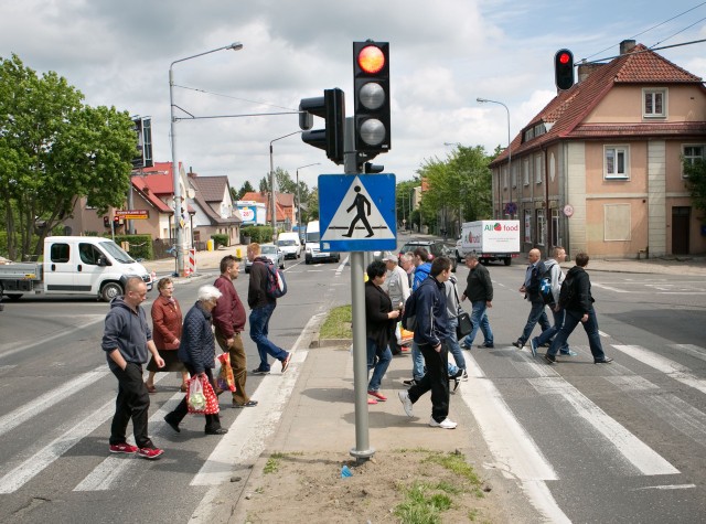 Na skrzyżowaniu ulicy Szczecińskiej z Małcużyńskiego i Kossaka zainstalowano właśnie nową sygnalizację świetlną.