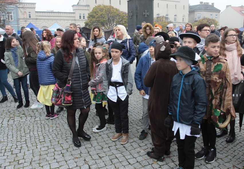 Festyn "Mieszkańcy Mieszkańcom" na Rynku w Radomiu