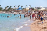 Dwa śmiertelne ataki rekinów w ciągu kilku dni. Część plaż w popularnym kurorcie Hurghada w Egipcie została zamknięta