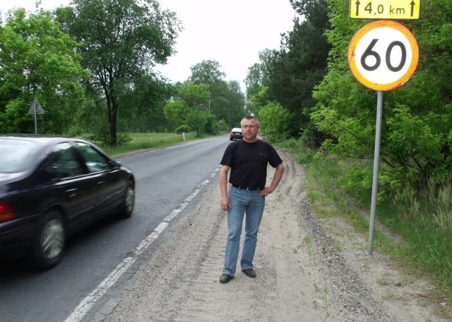 - Postawienie znaku z oganiczeniem prędkości do 60 km/h na prostym odcinku drogi nie rozwiąże problemu - mówi Adam Pełtak, przedsiębiorca z Nowej Wsi Zachodniej