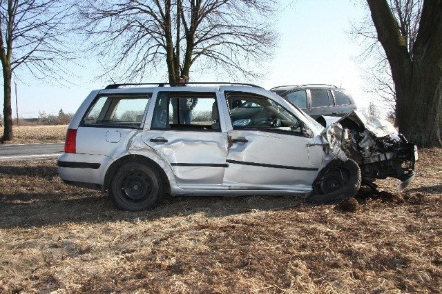 Ranna została pasażerka auta 