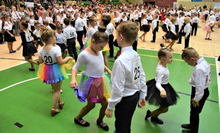 W hali widowiskowo-sportowej odbyły się Mistrzostwa Tańca...