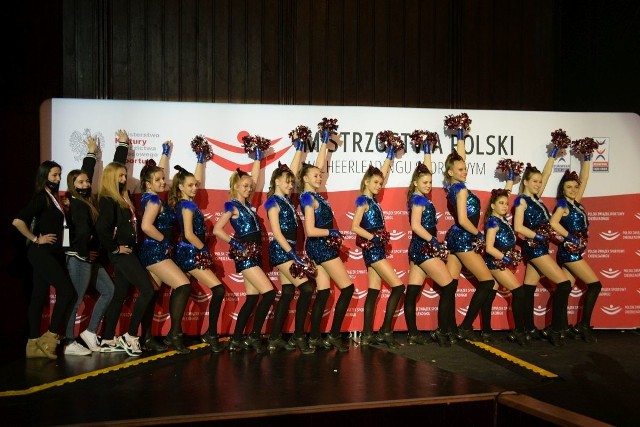 Od czwartku, 6 maja, trwają 4. Mistrzostwa Polski w Cheerleadingu Sportowym - Kielce 2021. Zawody organizuje Polskie Stowarzyszenie Cheerleaders i Polski Związek Sportowy Cheerleadingu we współpracy z Kieleckim Teatrem Tańca, Urzędem Miasta Kielce oraz Studio BIT Kielce.W niedzielę, 9 maja, cheerleaderki zaprezentowały się na deskach Kieleckiego Centrum Kultury. Zobaczcie zdjęcia w wydarzenia.