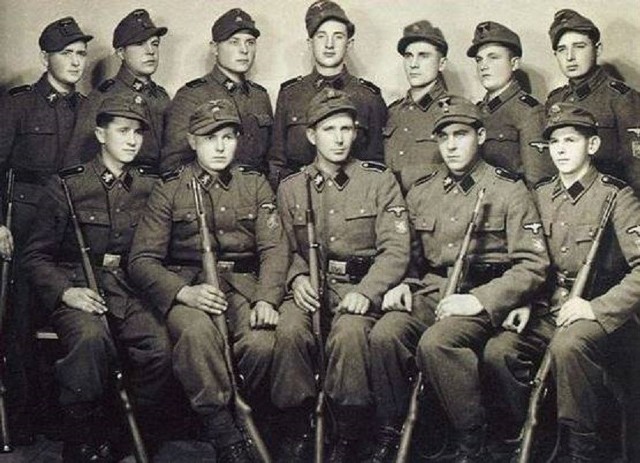 Żołnierze niesławnej SS Galizien. Dziś na Ukrainie żołnierze tej formacji traktowani są jak bohaterowie