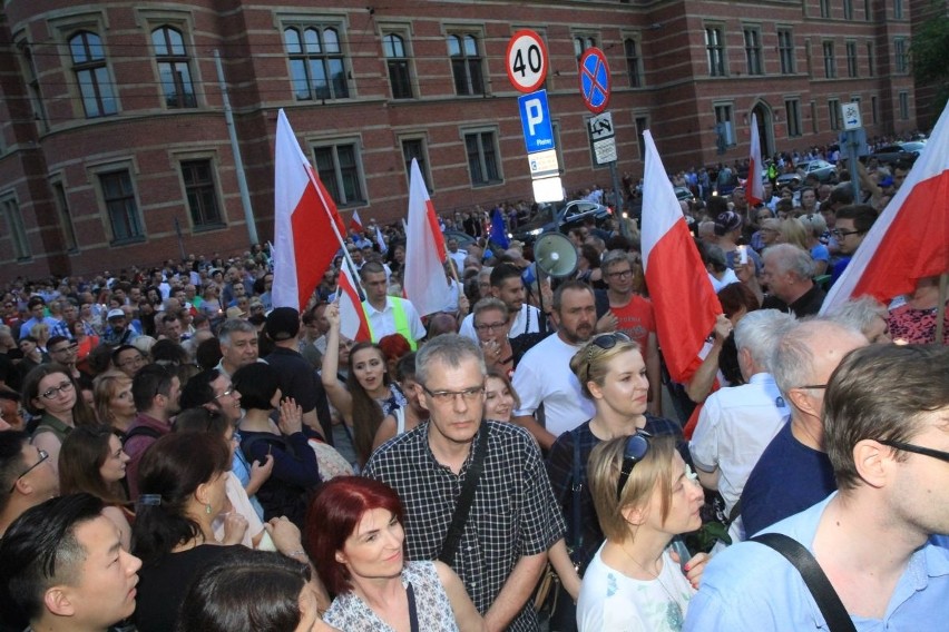 10 tysięcy osób protestowało we Wrocławiu w obronie sądów