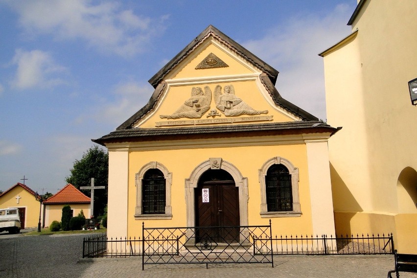 Kaplica Czaszek w Czermnej to jeden z najbardziej...