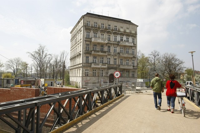 Nie wiadomo co dalej z kamienicą na Wyspie Słodowej. Po 1,5 roku rozmów i przymiarek, miasto wraca do punktu wyjścia