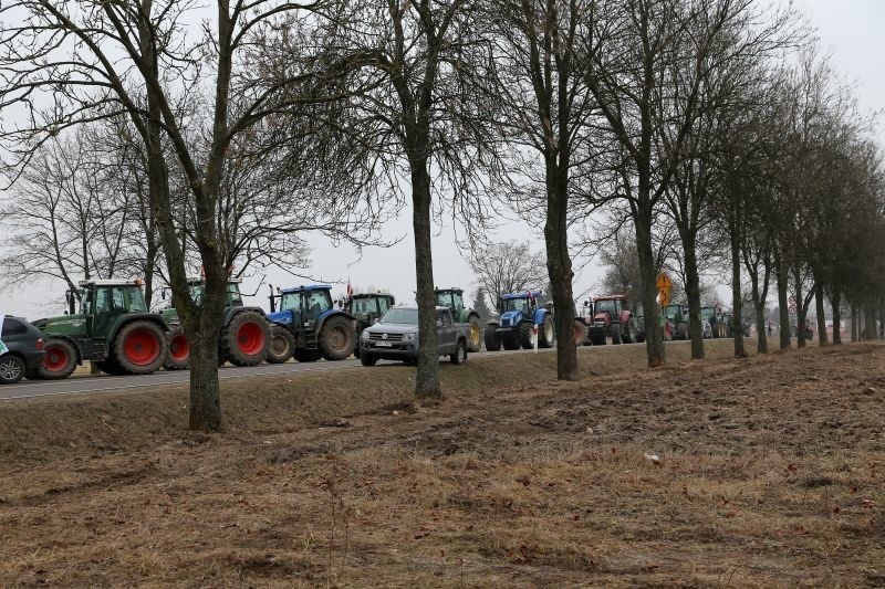 Rolnicy nadal blokują DK 19 koło Zabłudowa