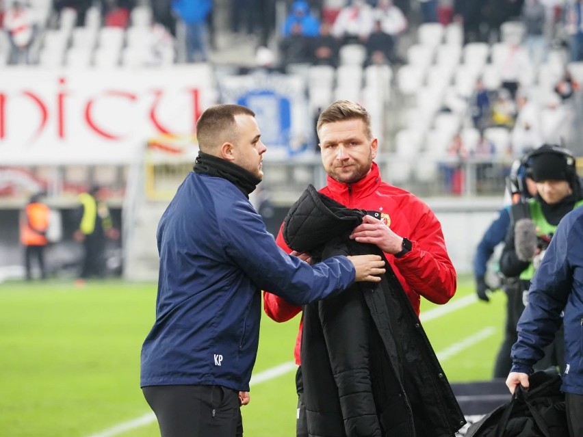 Trener piłkarzy Widzewa Daniel Myśliwiec: Nie możemy być nawet o pół procenta mniej zdeterminowani, niż w derbach ZOBACZ WIDEO
