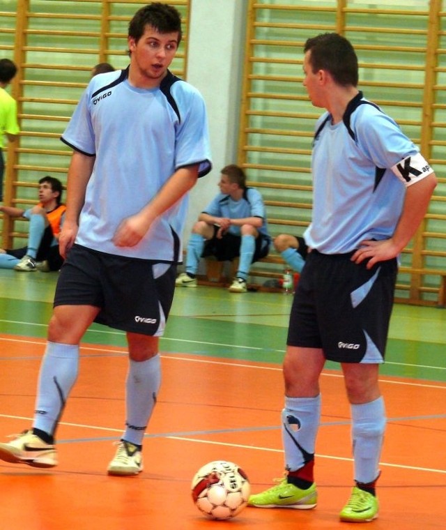 Freedom i Nowiny prowadzą w VI Nowińskiej Lidze Futsalu.
