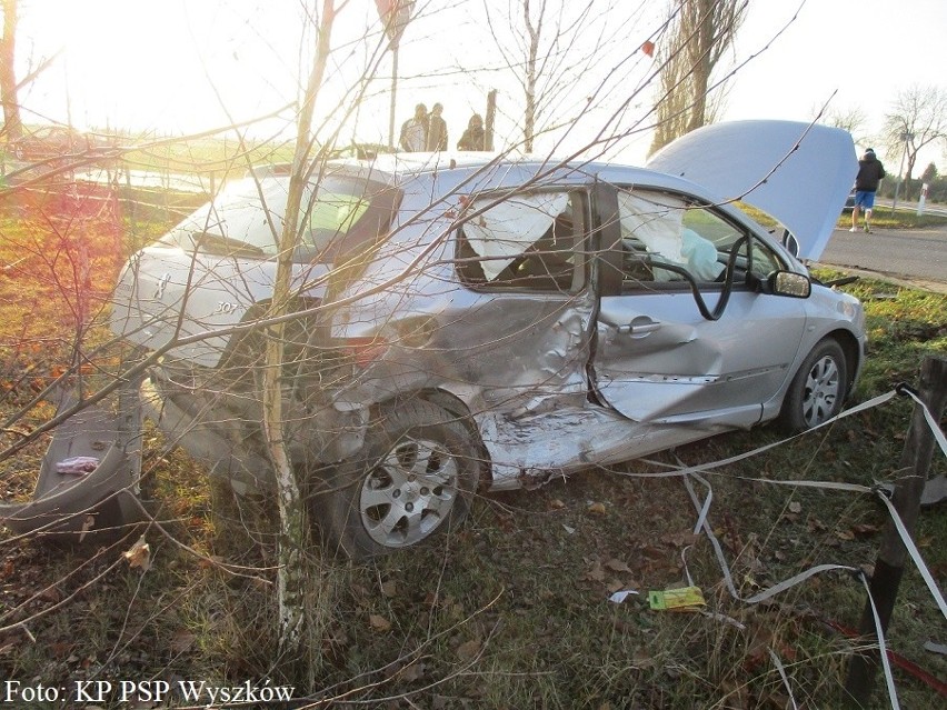 Wypadek osobówek na DK 62 [zdjęcia]