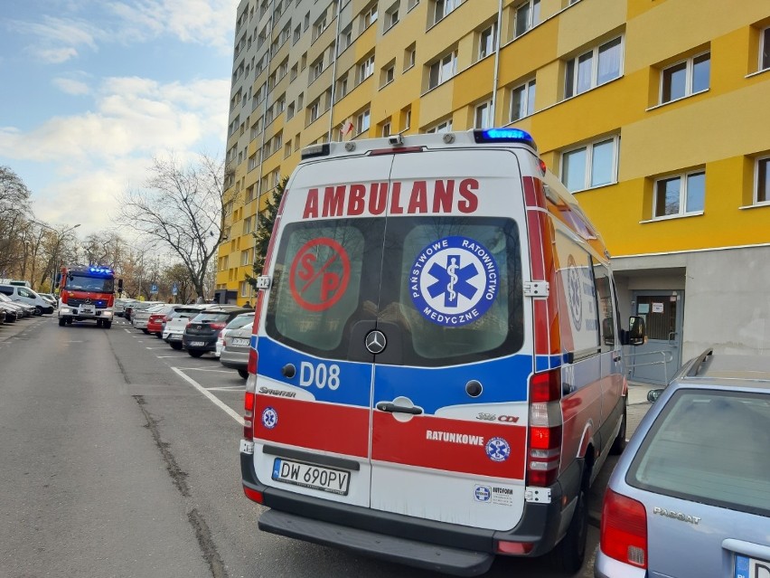 Wrocław: Pożar w bloku na Popowicach. Płonie piwnica