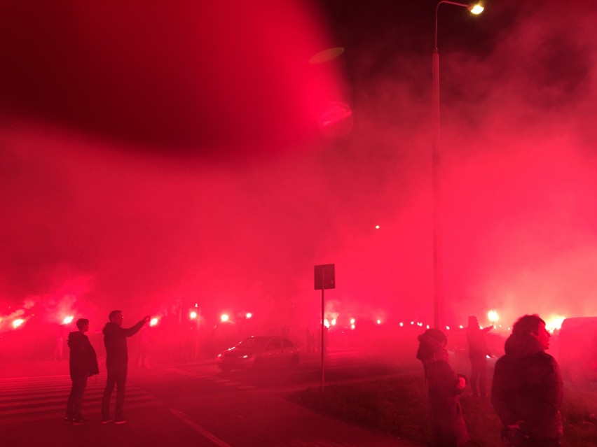 Wielkie racowisko kibiców Lecha Poznań z okazji 99. rocznicy...