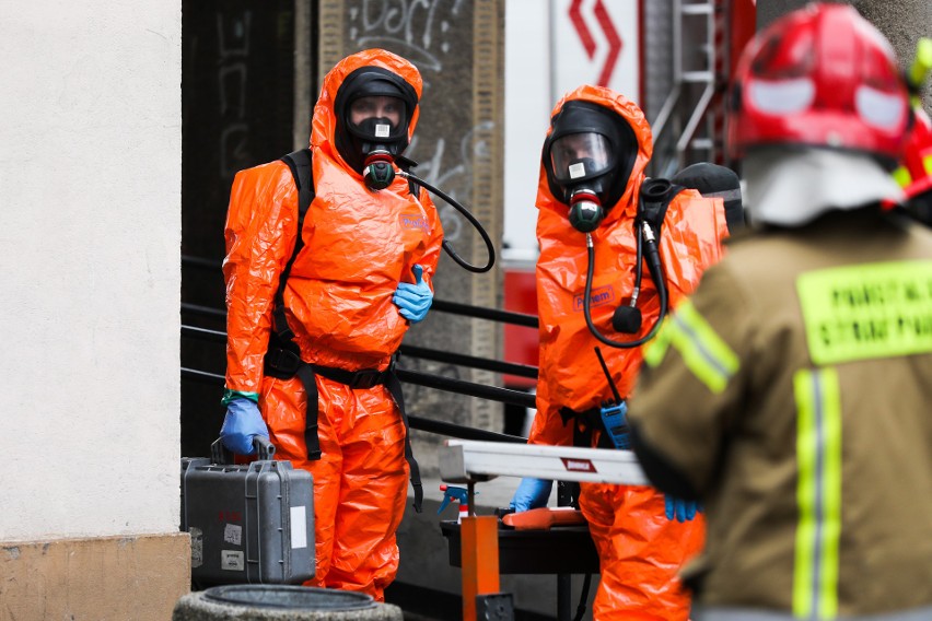 Kraków. Dziesiątki osób ewakuowanych z biurowca przy Rondzie Mogilskim. W jednej z kancelarii ktoś rozlał substancję chemiczną [26.02.2020]