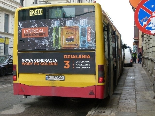 Autobus MPK zderzył się z wozem firmy ochroniarskiej.