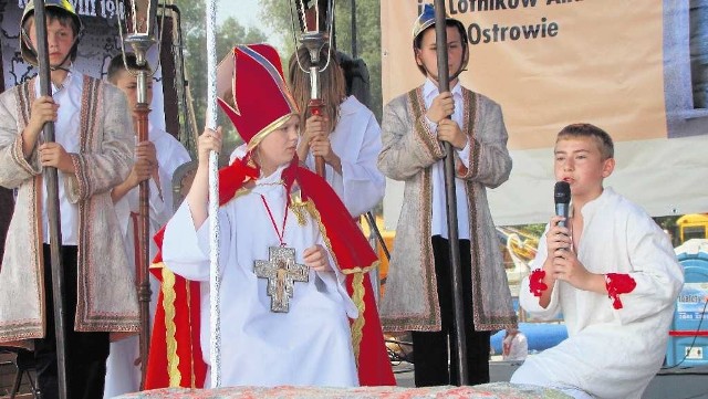 Fragment występu uczniów ze Szkoły Podstawowej w Żębocinie.