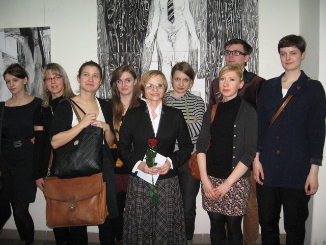 Pani profesor Teresa Kotkowska- Rzepecka ( w środku) przywiozła do Radomia całą swoją grupę słuchaczy. 