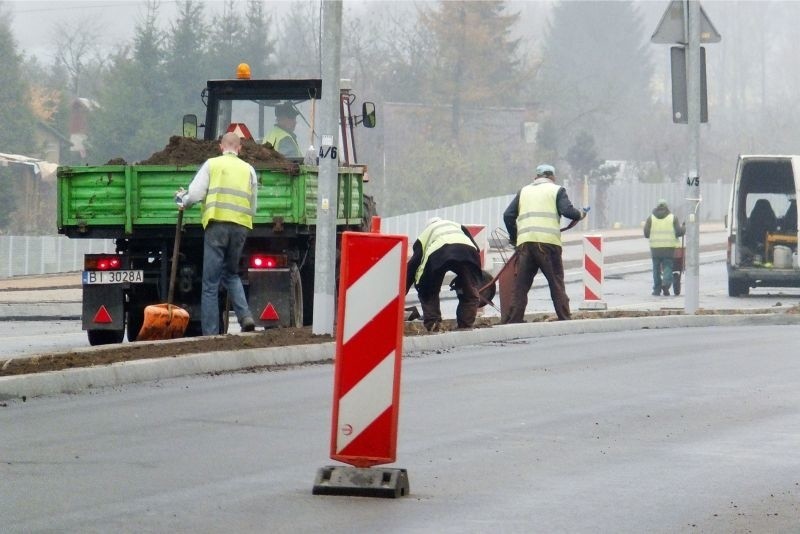 Według pierwszych planów dwujezdniowym odcinkiem od...