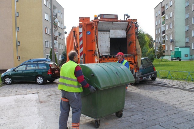 Gminni urzędnicy chcą, by śmieci w Krapkowicach były wywożone terminowo.