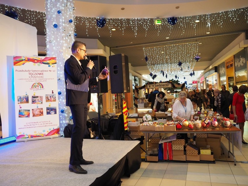 Galeria Atrium Biała. VIII Festiwal Bombki Choinkowej