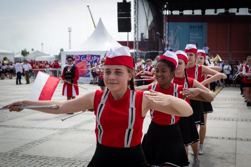 Huczna parada na zakończenie Dni Morza i Samba Port Festival [ZDJĘCIA]