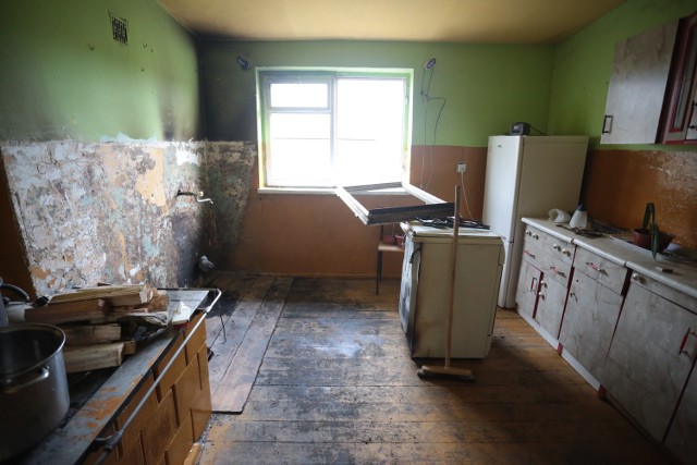 W mieszkaniu, gdzie doszło do zdarzenia zniszczona została kuchnia.