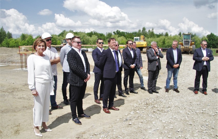 Firma Yetico uruchomi w Tarnobrzegu nowy zakład. Wmurowano kamień węgielny pod budowę hali dla inwestora (ZDJĘCIA)  