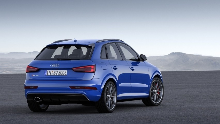 W porównaniu z Audi RS Q3, w modelu performance zwiększono...
